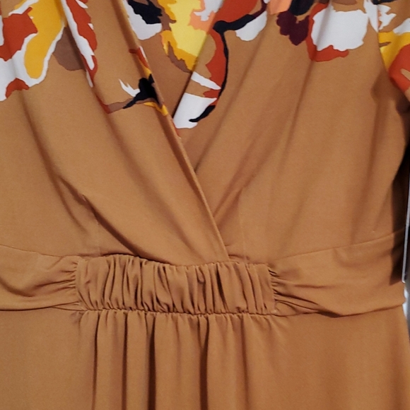 NEW YORK & CO. stretchy floral faux wrap dress brown tan orange Med. NWT - Picture 5 of 7